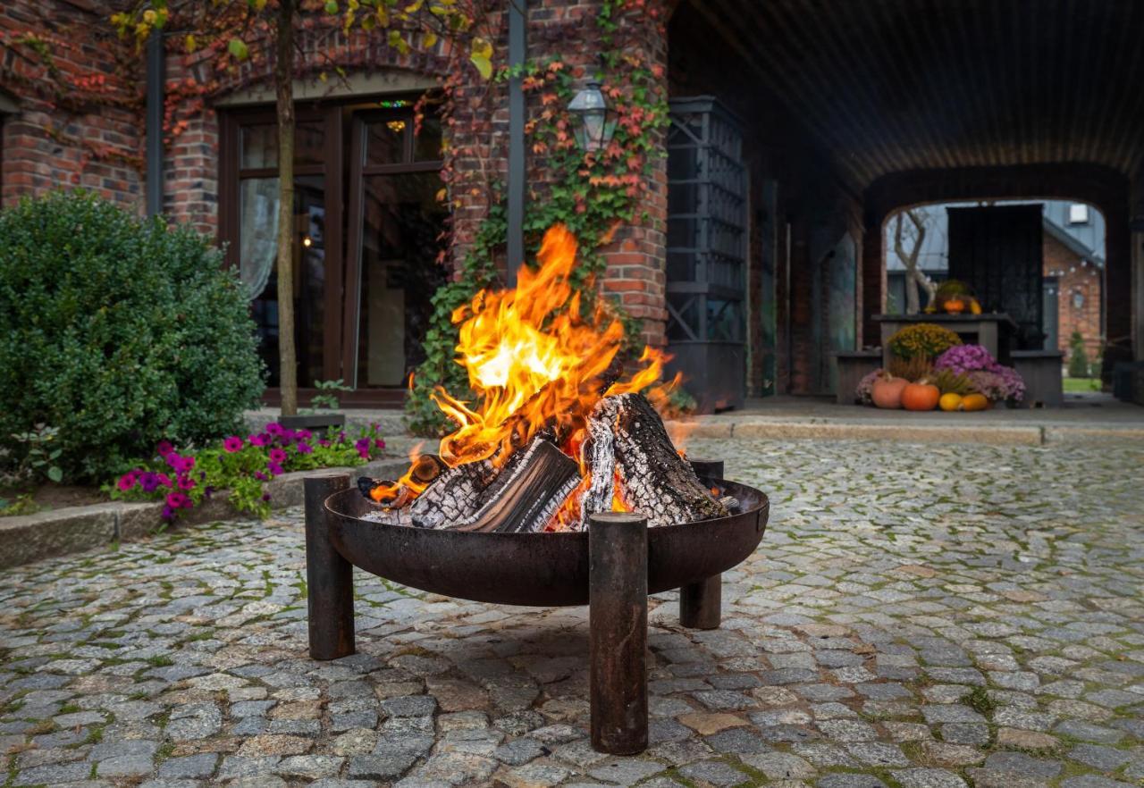 Hostal Folwark Białych Bocianów Kamionka  Exterior foto
