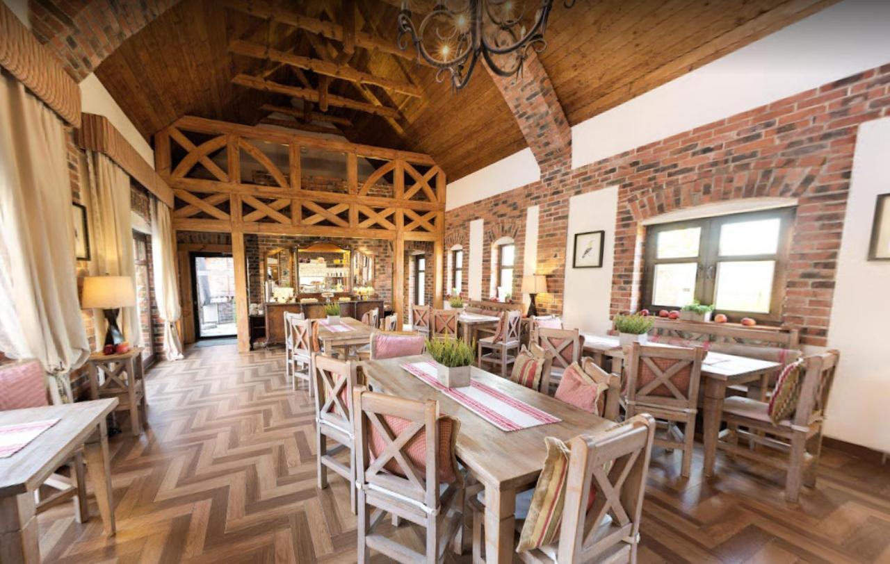 Hostal Folwark Białych Bocianów Kamionka  Exterior foto