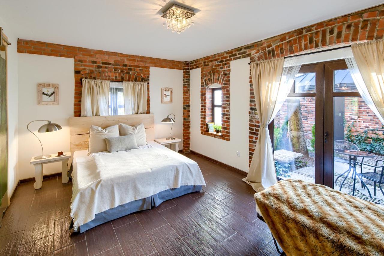 Hostal Folwark Białych Bocianów Kamionka  Exterior foto